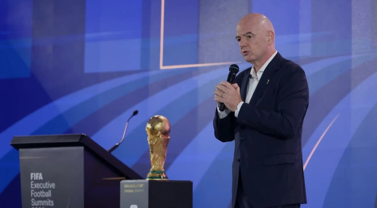 32 مليون يورو رواتب رئيس الفيفا منذ 2016