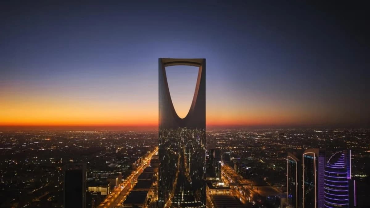"المملكة القابضة" توزع مليار ريال استثنائيا عن النصف الأول