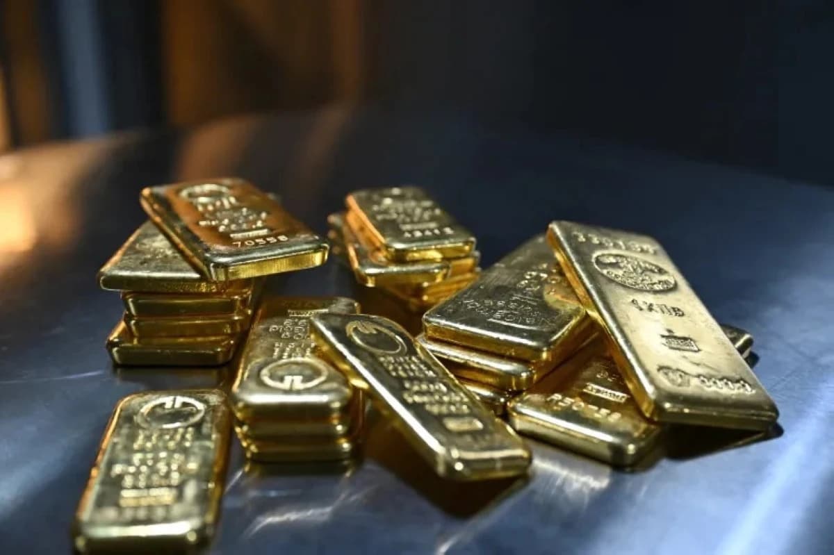 الذهب يتراجع بأكثر من 3% ويكسر مستويات 4 آلاف دولار