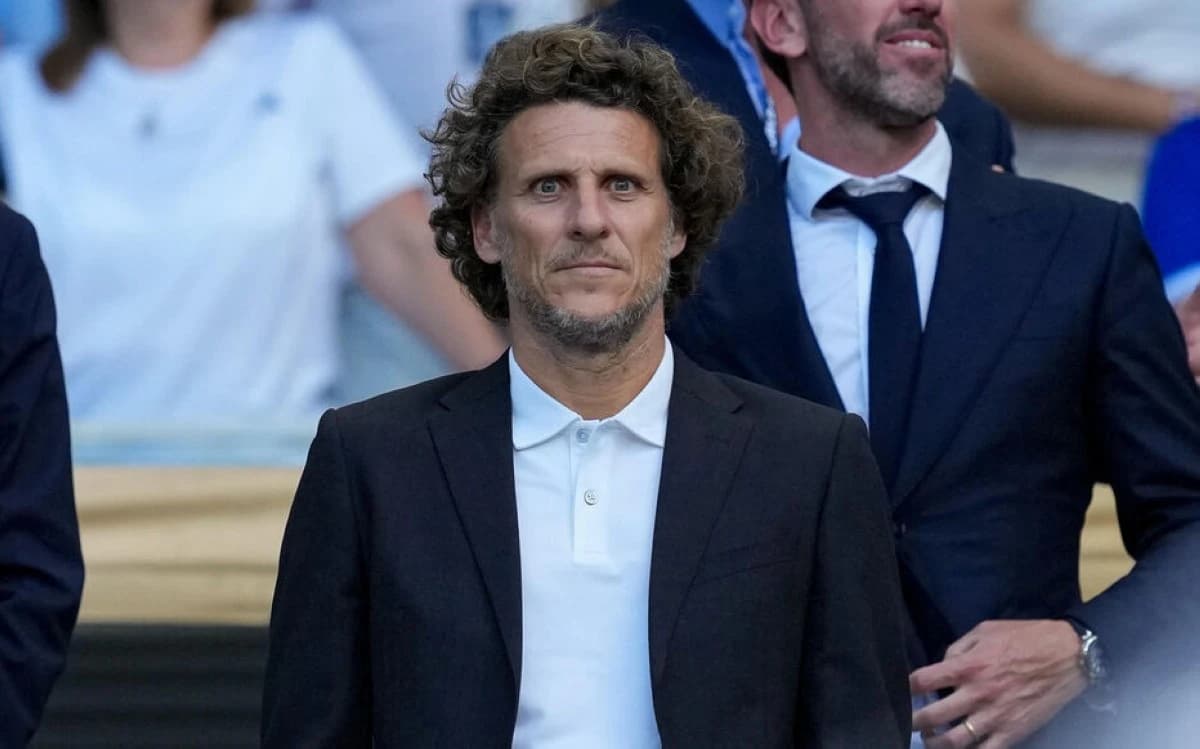 أوروجواي تعين أسطورتها فورلان مدرباً للمنتخب خلفاً للمستقيل بيلسا