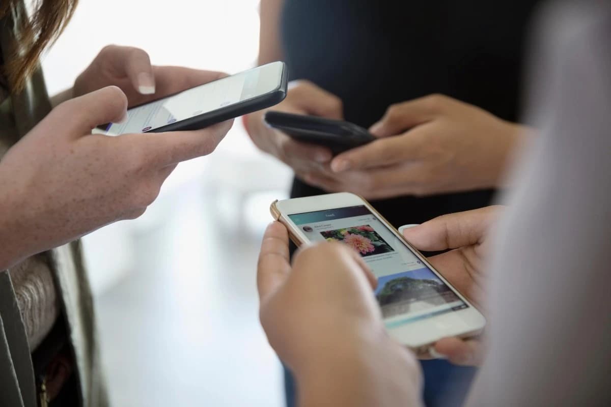 كيف تواجه منصات التواصل الاجتماعي المحتوى الرديء للذكاء الاصطناعي؟