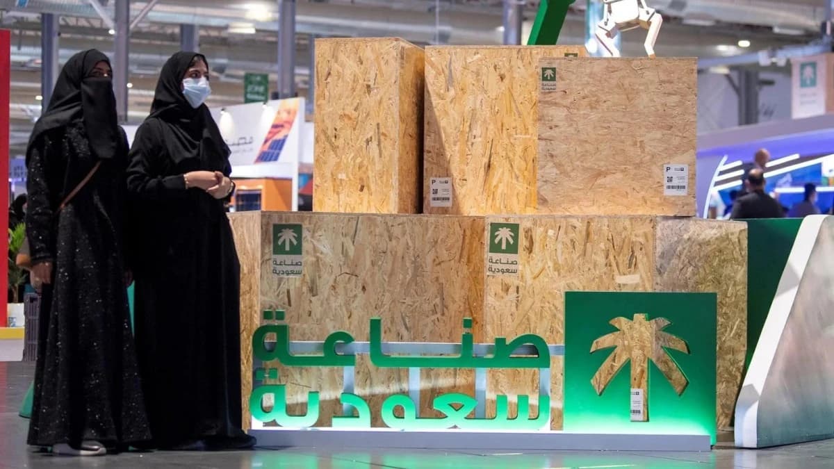 الإنتاج الصناعي السعودي يتراجع في يونيو وسط تماسك "غير النفطية"