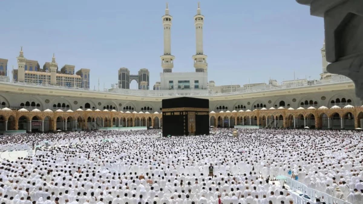 السعودية تدرج خدمة الإعاشة في "باقة العمرة" لـ 4 دول