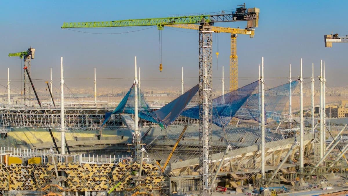 "الرياضة" لـ "الاقتصادية" : 18 ألف يد عاملة شيدت "درة المستقبل"