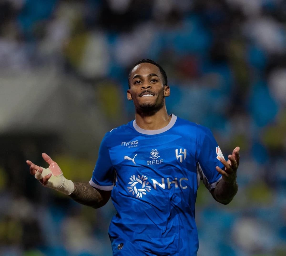 "الآسيوي" يوقف سومرفيل لاعب الهلال السعودي 3 مباريات ويغرمه 2000 دولار