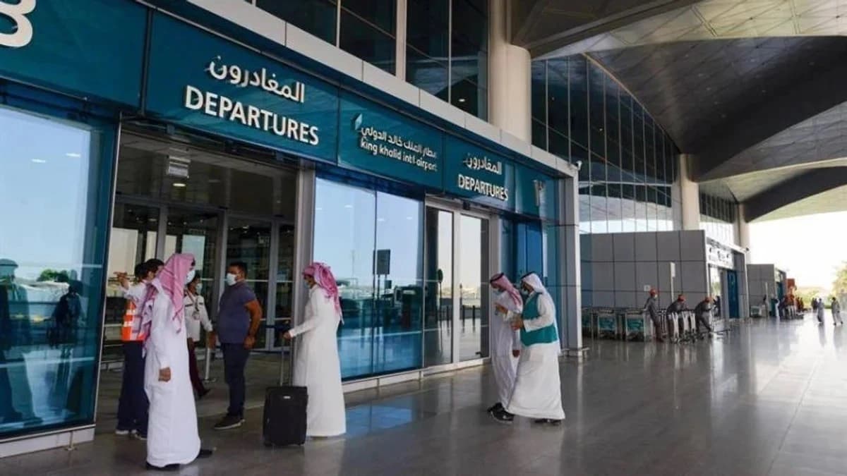 وفاة 12 شخصا وإصابة 309 آخرين إثر استهداف مطار الرياض الدولي