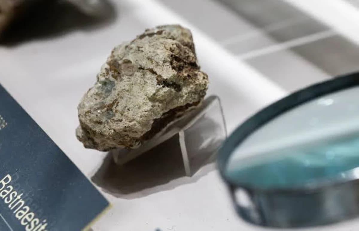 ماليزيا تسمح للمرة الأولى بتصدير العناصر الأرضية النادرة الخام وفق قواعد جديدة