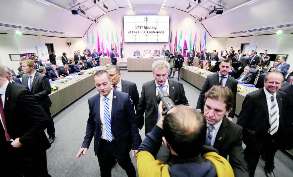 5 وزراء طاقة: السوق تتعافى .. و2018 إيجابي لأسعار النفط