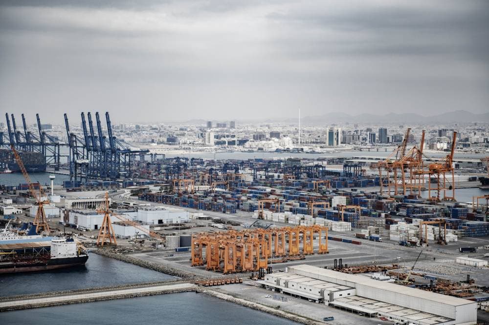 بلغت قيمة السلع المعاد تصديرها 79.6 مليار دولار.