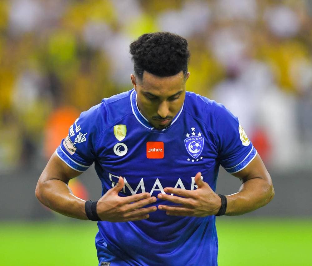 سالم الدوسري بعد تسجيل الهدف الأول للهلال. (دوري المحترفين)