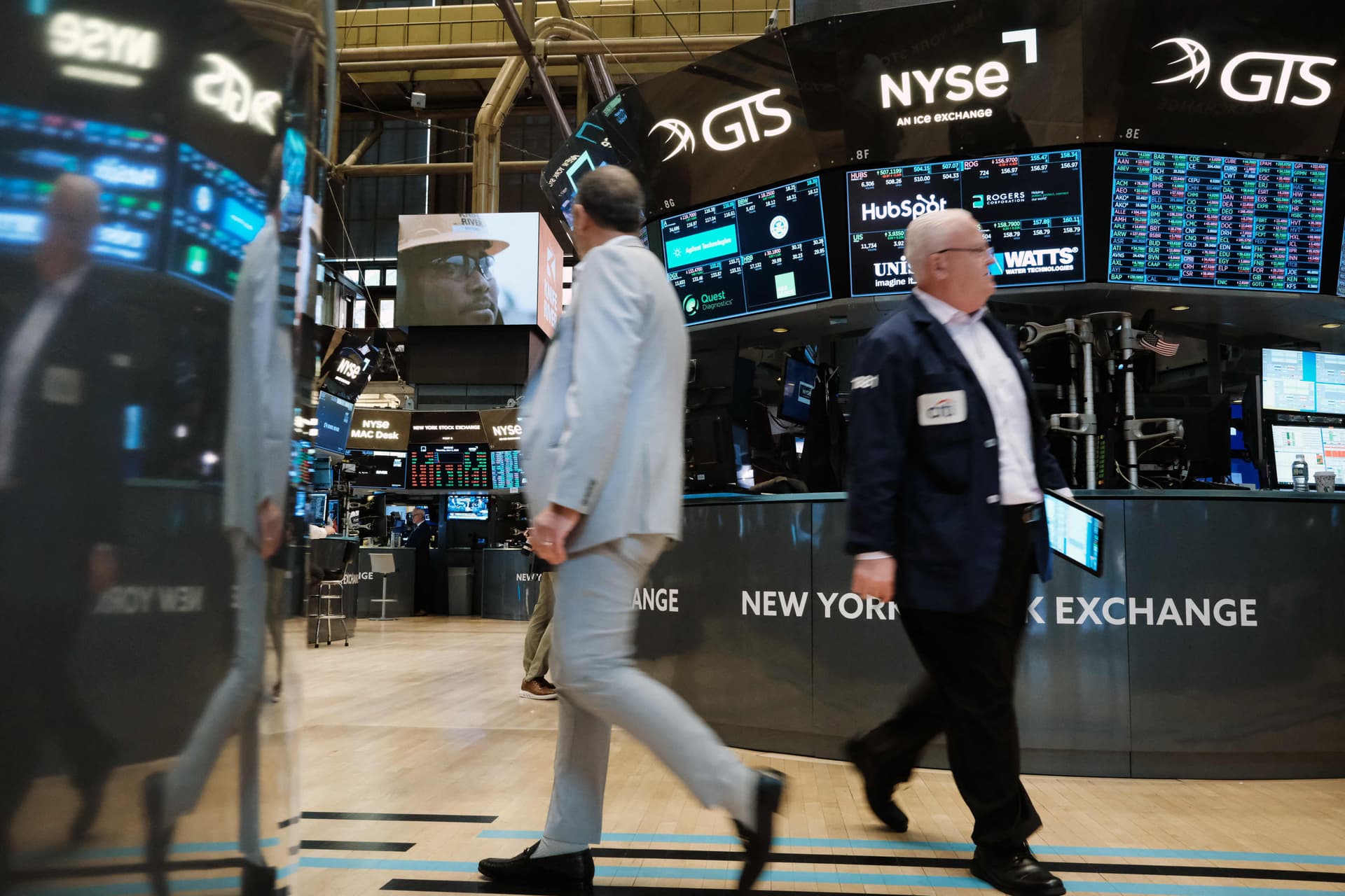 صعد المؤشر ناسداك 1.28% إلى 13100.98 نقطة