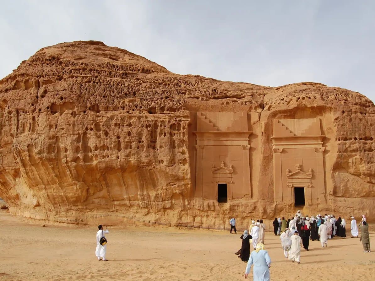 السياحة أسرع قطاعات الاقتصاد السعودي في كسر المستهدفات بفضل «الرؤية»