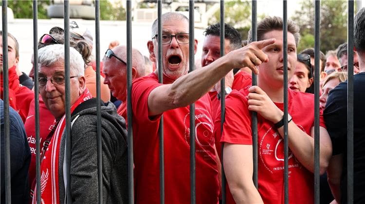 ملعب فرنسا الذي احتضن نهائي دوري أبطال أوروبا شهد فوضى بين جماهير ليفربول وريال مدريد.