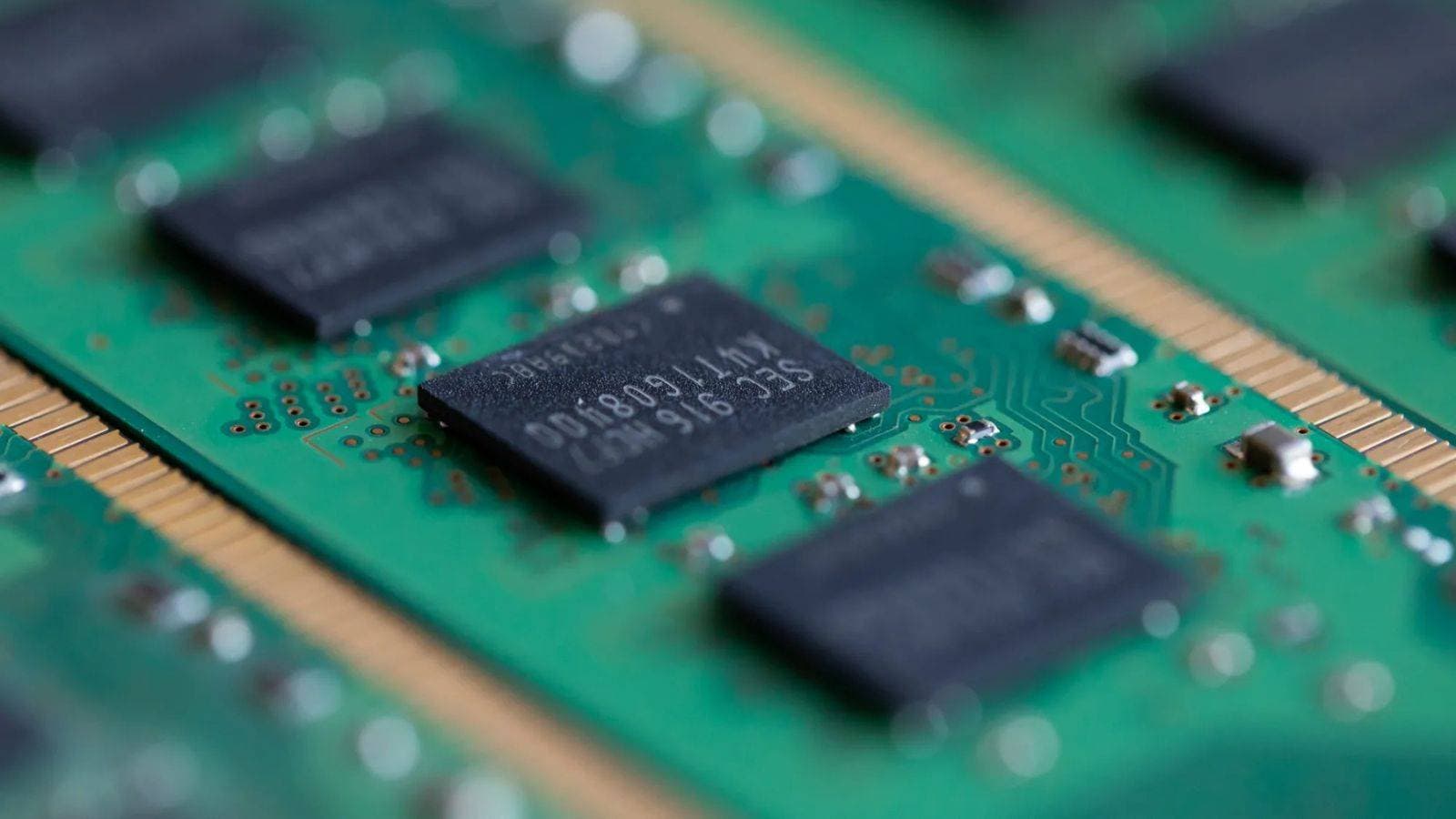 بيزوس يدعم شركة رقائق ناشئة منافسة لـ "إنفيديا" قيمتها 2.6 مليار دولار