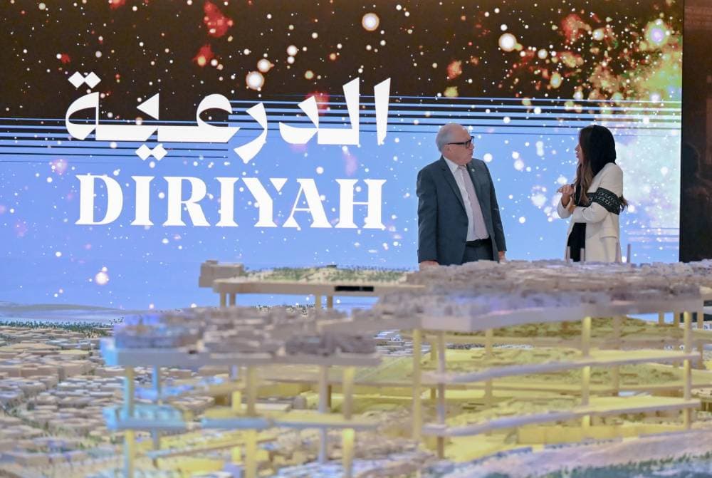 شراكة إستراتيجية بين الدرعية وSRMG لتعزيز التعاون وتنفيذ مشاريع ومبادرات مبتكرة