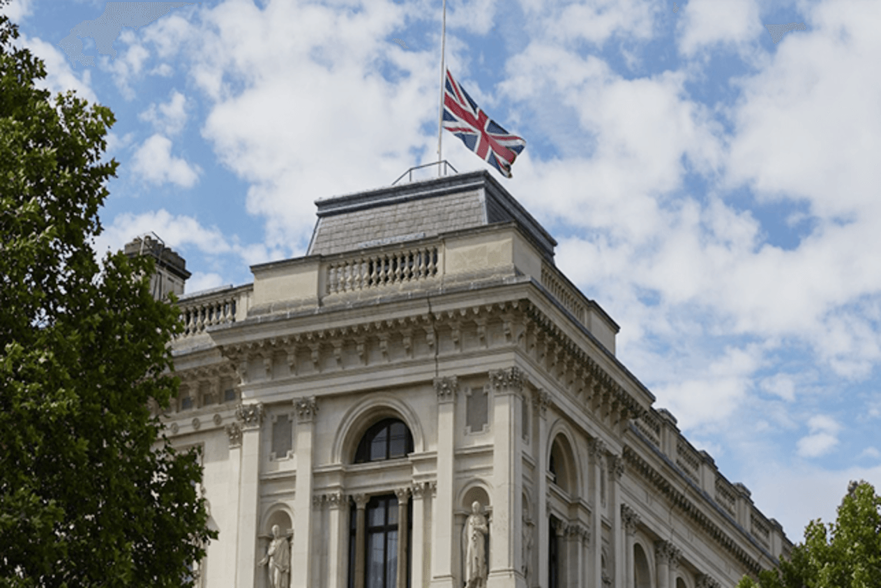 بريطانيا تدعو إيران للعدول عن أنشطتها النووية