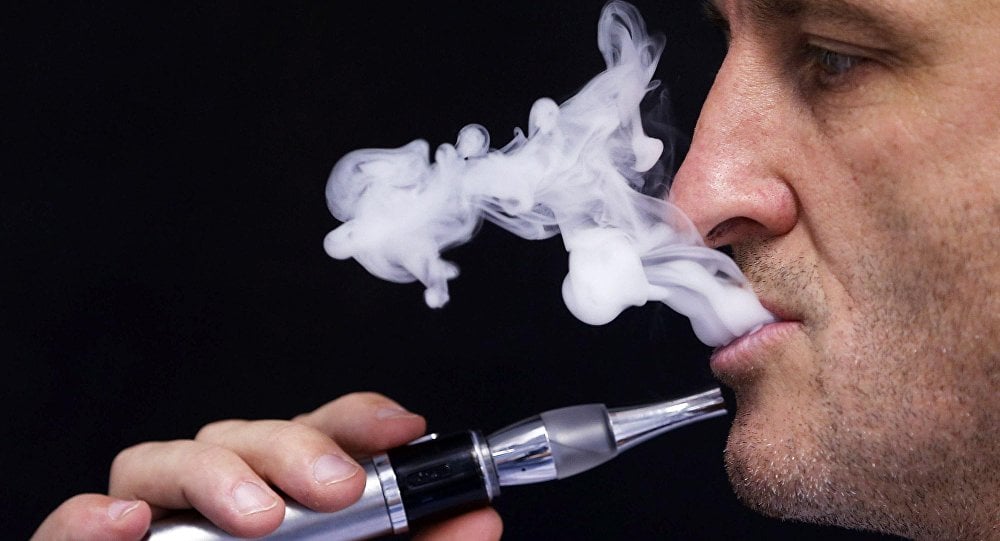 أمريكا تسجل ارتفاعا في الإصابة بأمراض الرئة المرتبطة بالسجائر الإلكترونية