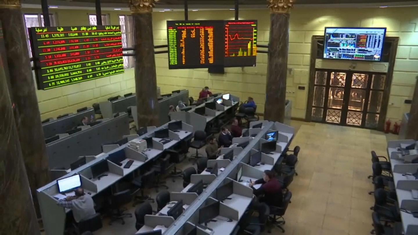 البورصة المصرية تخسر 2.3 مليار جنيه 