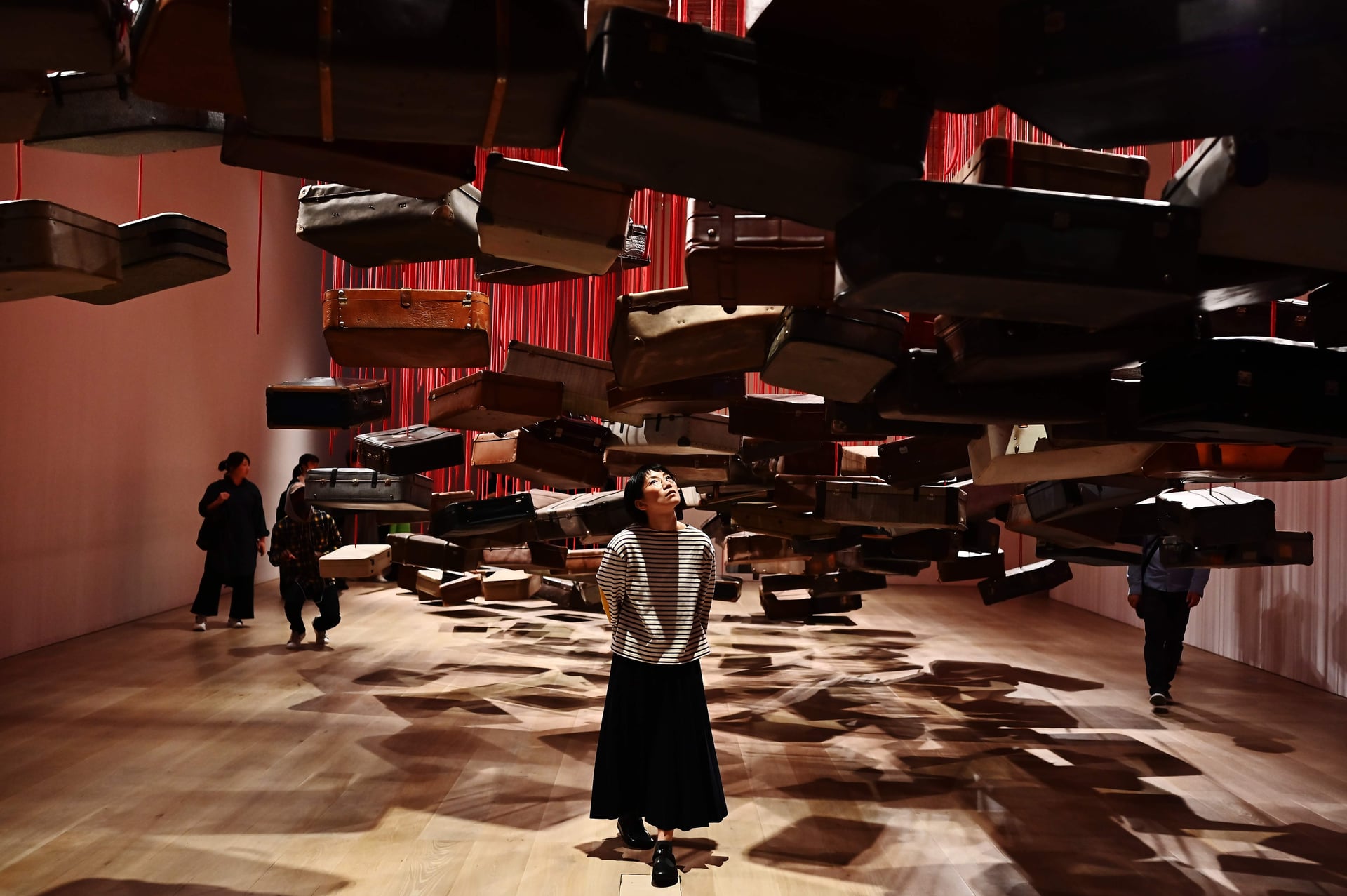 الفن المعلق