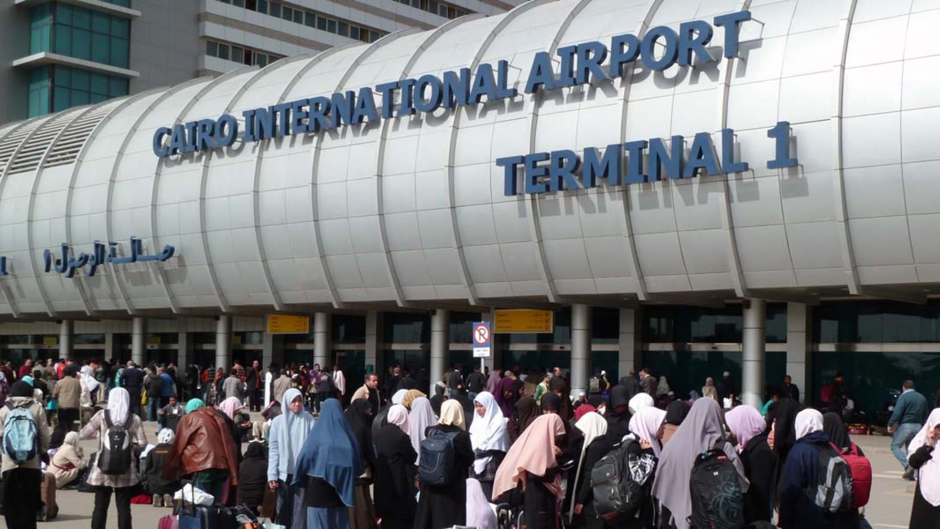 مصر تعلق الطيران اعتبارا من الخميس ولغاية نهاية مارس لاحتواء كورونا المستجد