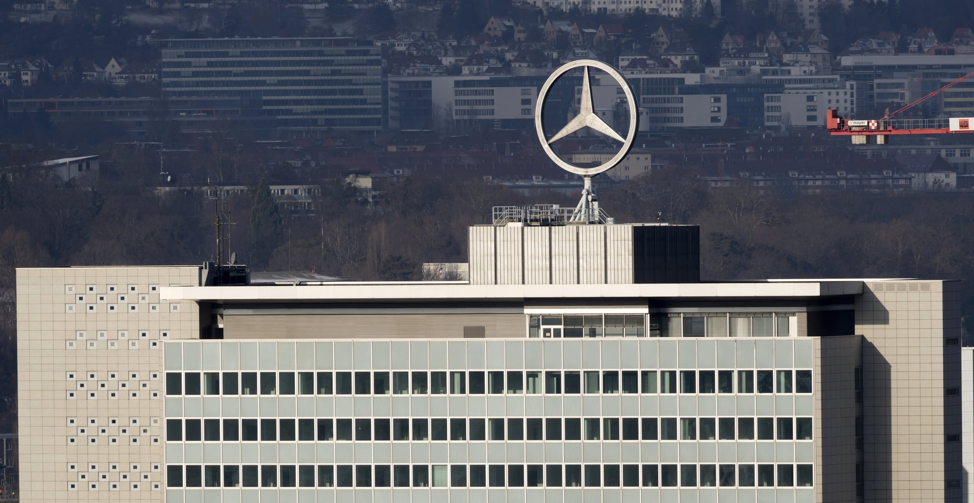 "دايملر" تدخل سوق الحافلات في فيتنام