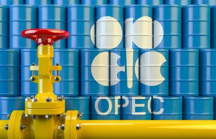 السعودية وروسيا تتوصلان إلى اتفاق بشأن تخفيضات إنتاج النفط