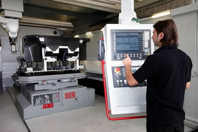 اتحاد الصناعة الإيطالي يتوقع انكماشا بنسبة 10% هذا العام 