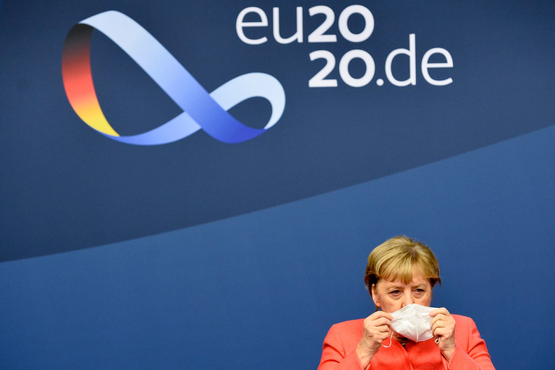 ميركل: الأيام القليلة القادمة حاسمة بالنسبة لمحادثات "بريكست"