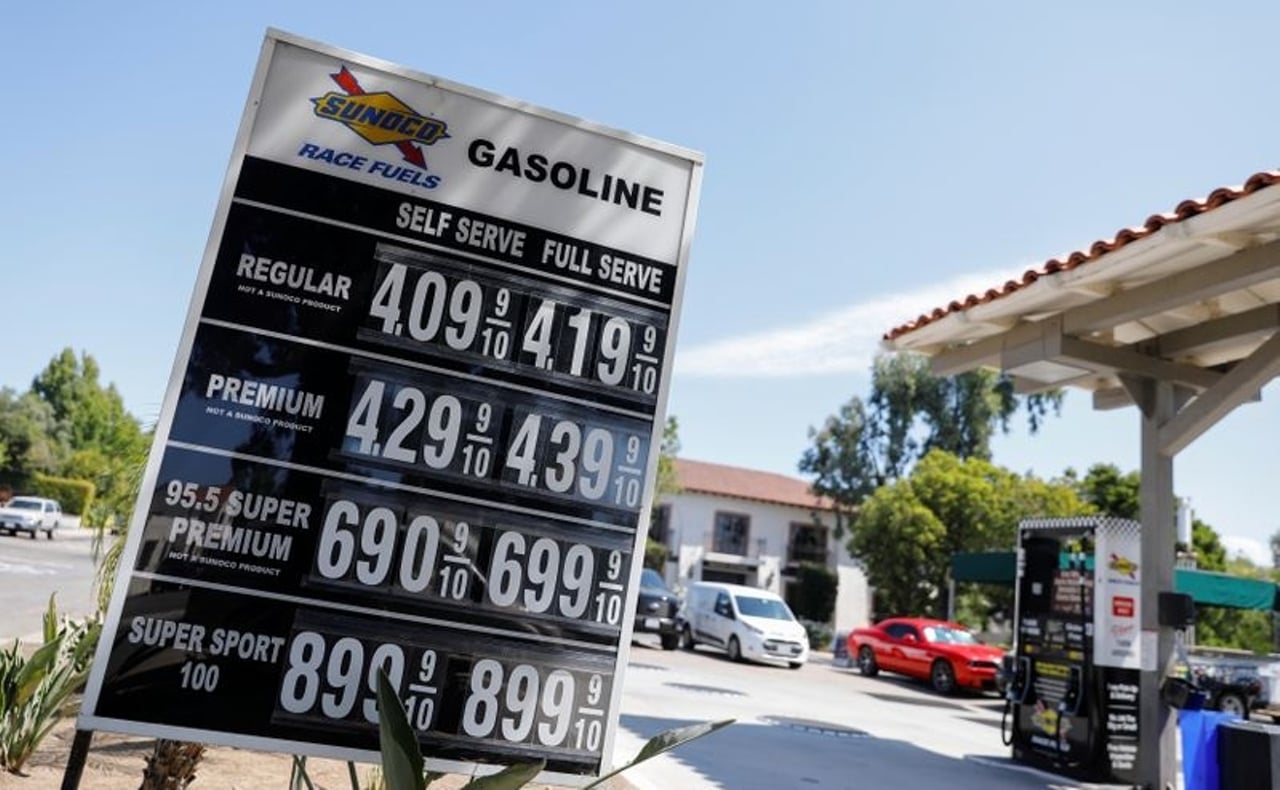 الطلب على البنزين في أمريكا يتجاوز مستويات 2020 للمرة الأولى في 2021 