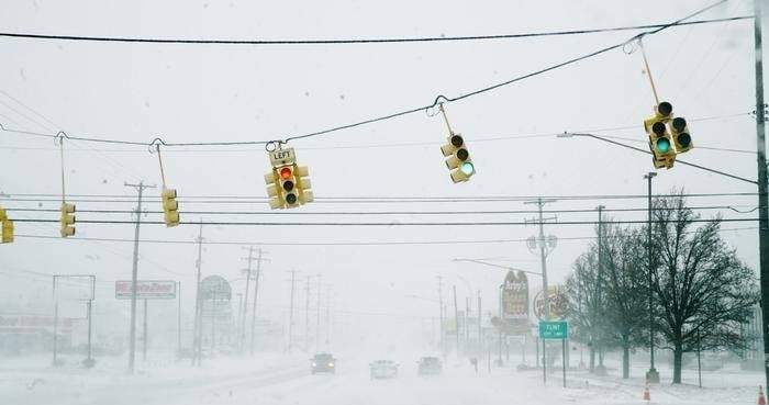 العواصف تقتل 29 شخصا في أمريكا