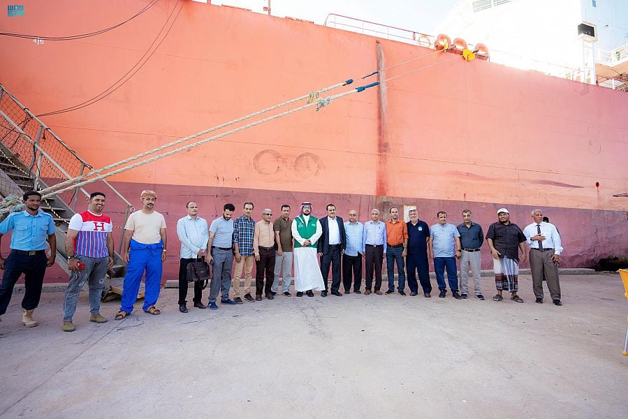 وصول الدفعة الرابعة من منحة المشتقات النفطية السعودية إلى محافظة عدن