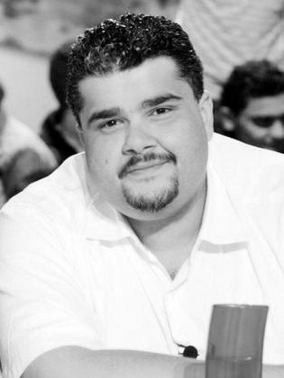 وفاة الفنان السعودي فهد الحيان إثر أزمة قلبية