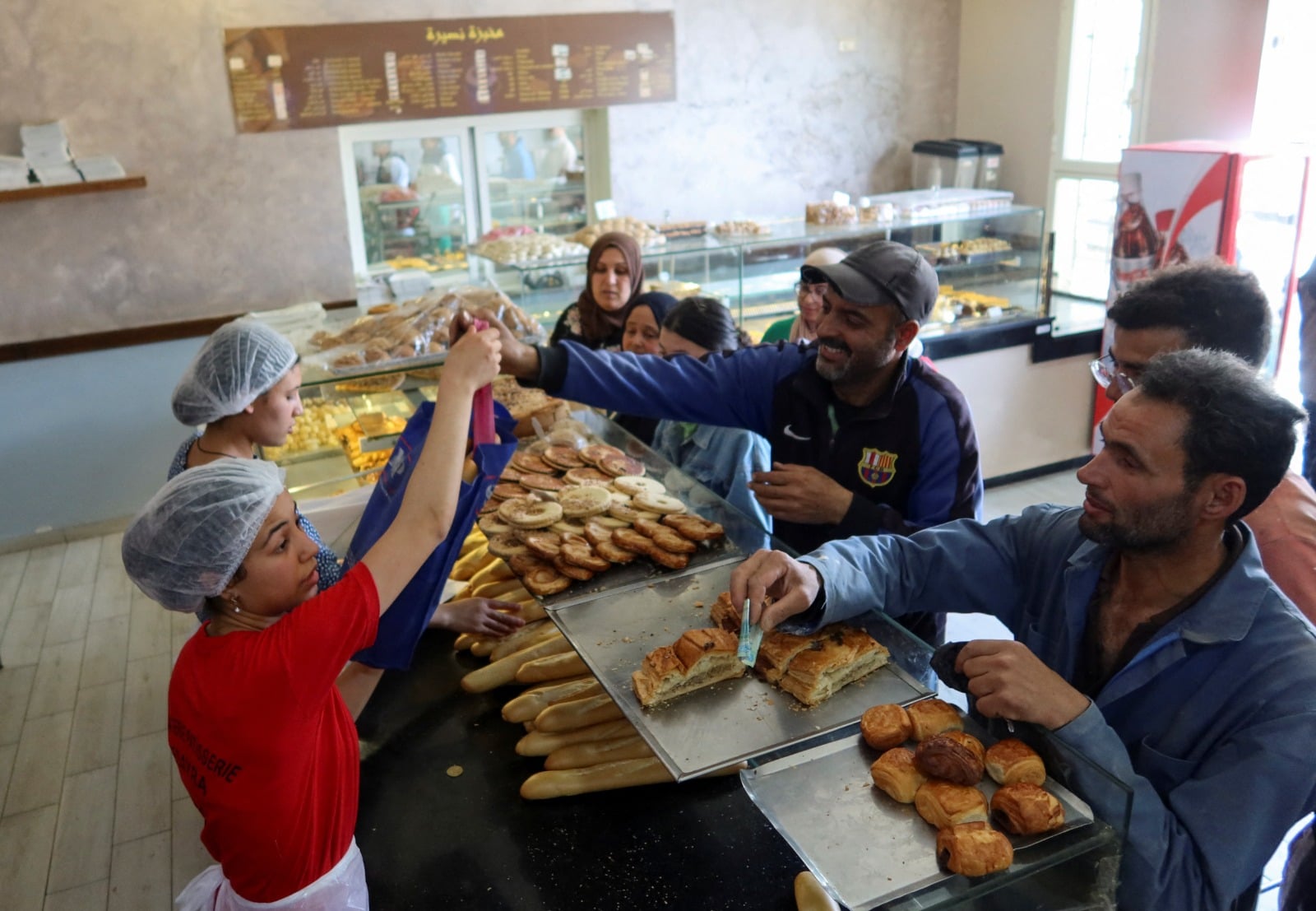 الجفاف يفاقم ضائقة تونس المالية ويجبر المزارعين على الحصاد قبل الأوان
