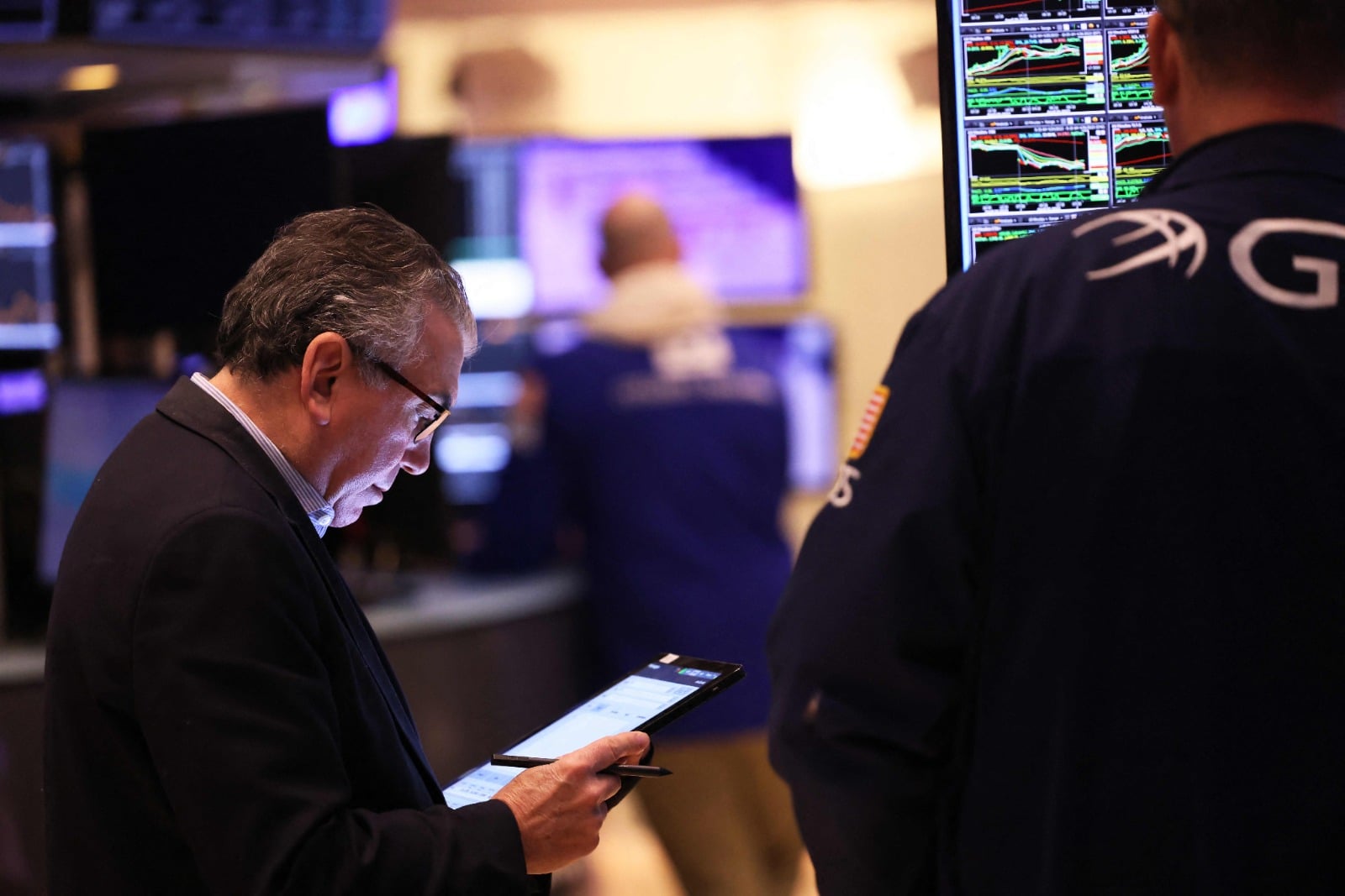 الأسهم الأمريكية ترتفع مع بدء تداولاتها بفعل نتائج قوية من "أبل"