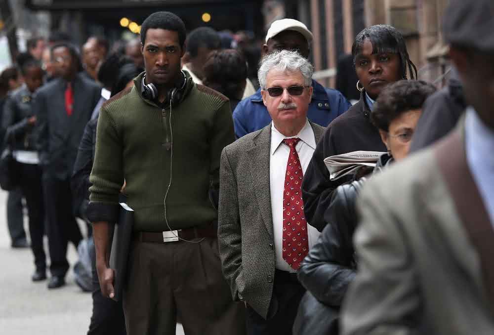 انخفاض مفاجئ لطلبات إعانة البطالة الأمريكية .. تراجعت 12 ألف وظيفة