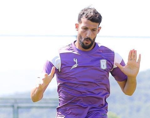 كريتشوفياك يقترب من أبها