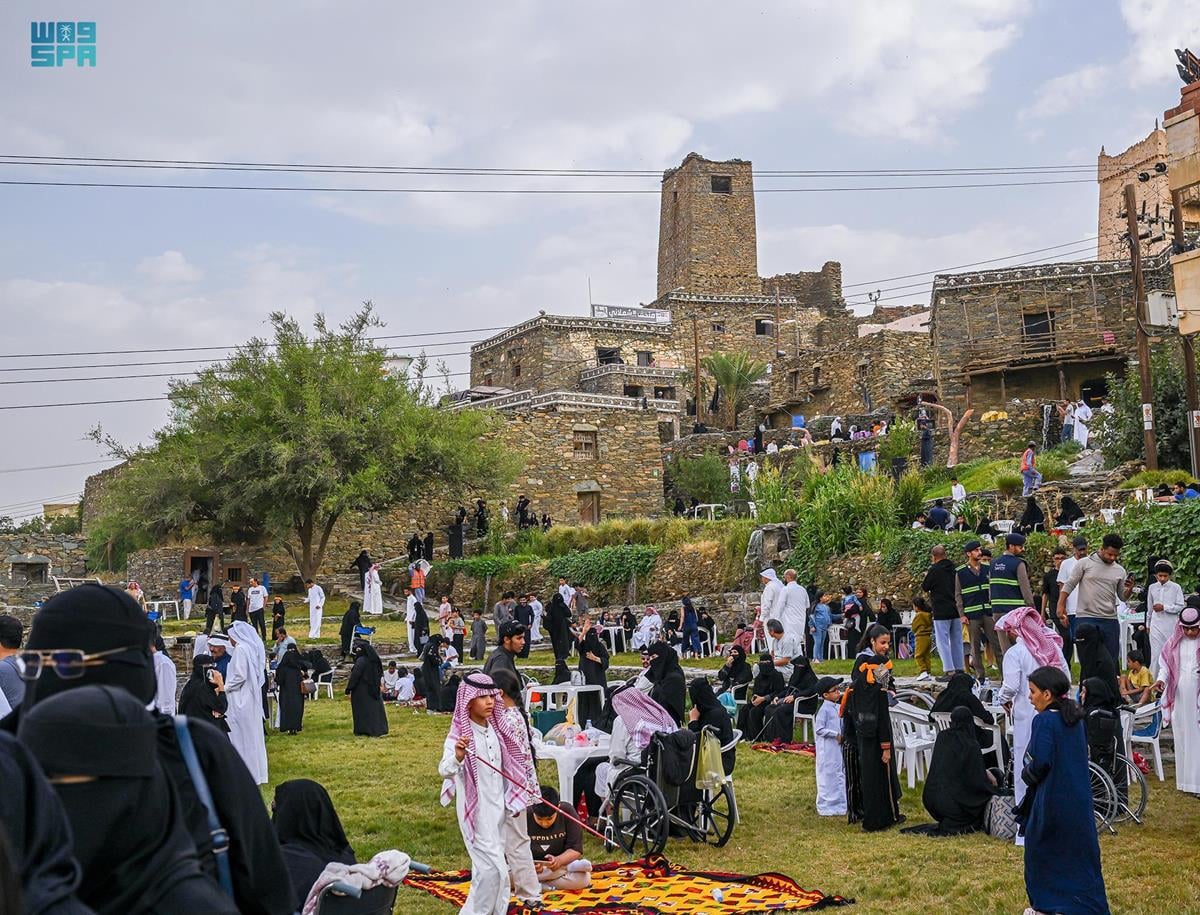 فعاليات تراثية منوعة في مهرجان الأطاولة التراثي السابع