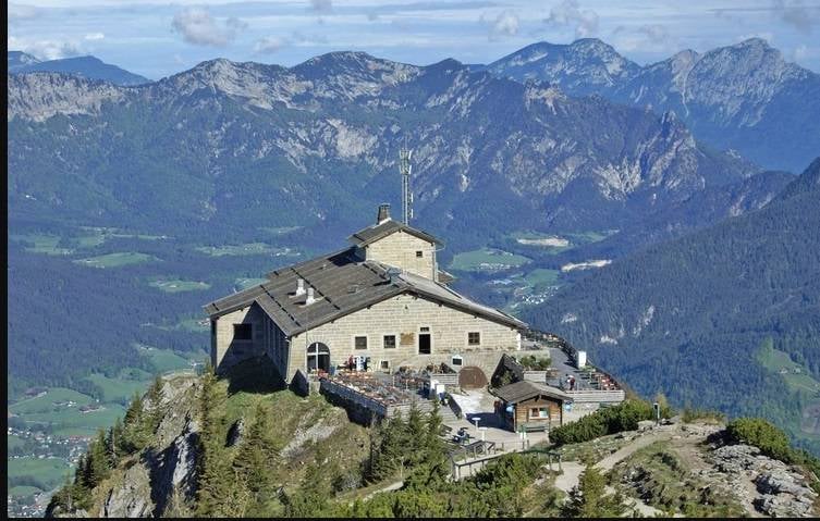 حافلات كهربائية تسير بارتفاع 1800 متر