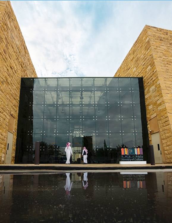 «الثقافة» تجمع المجتمع بالشعر والموسيقى في كتابة قصيدة وطنية