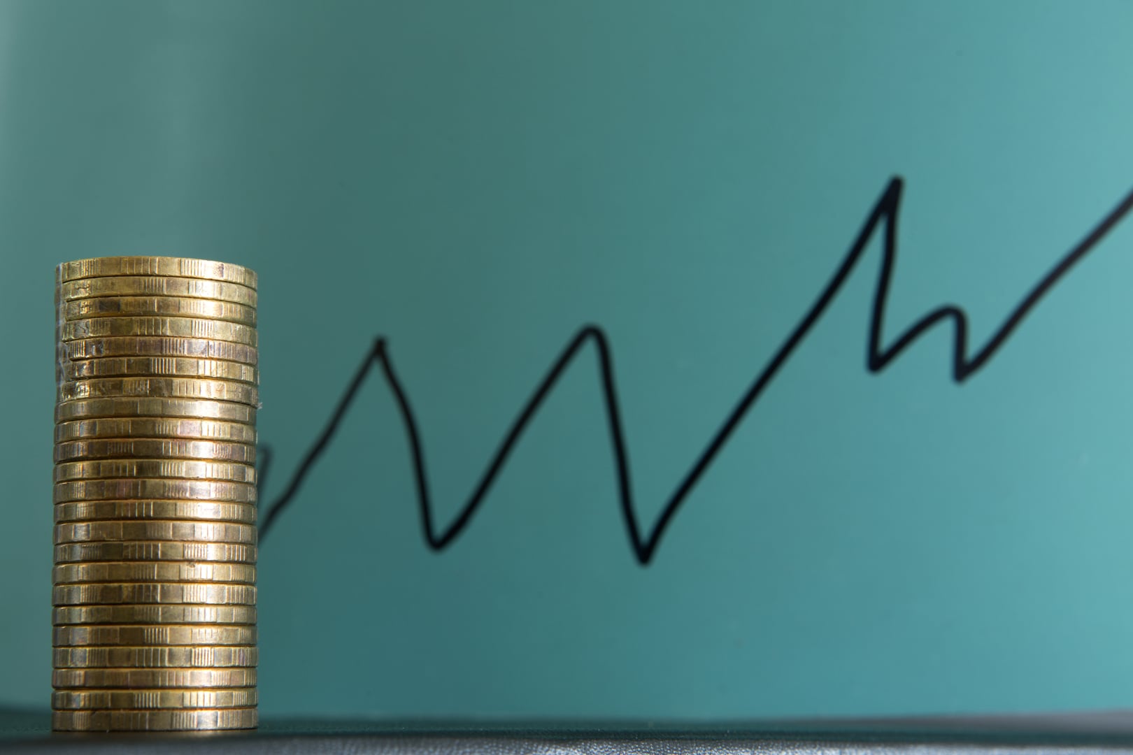 ارتفاع الدولار مقابل الروبل .. وتراجع اليورو في بورصة موسكو