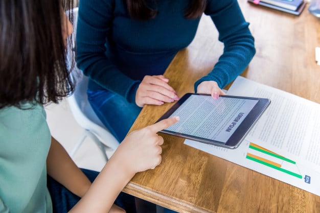 جدل بسبب استبدال الكتب الورقية بأخرى رقمية في مدارس ساو باولو 