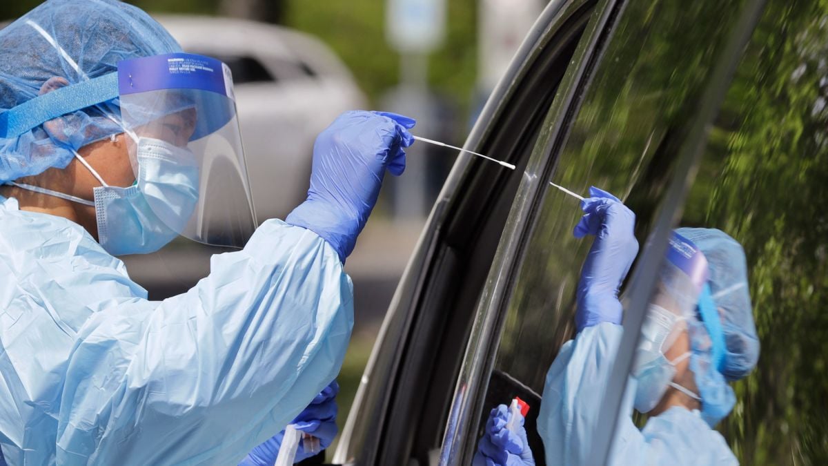 ما الذي ينبغي أن نعرفه مع عودة كوفيد هذا الخريف؟