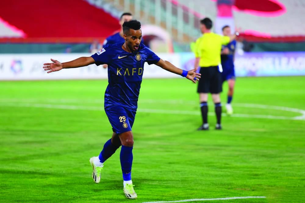 نصر على برسيبوليس والملعب