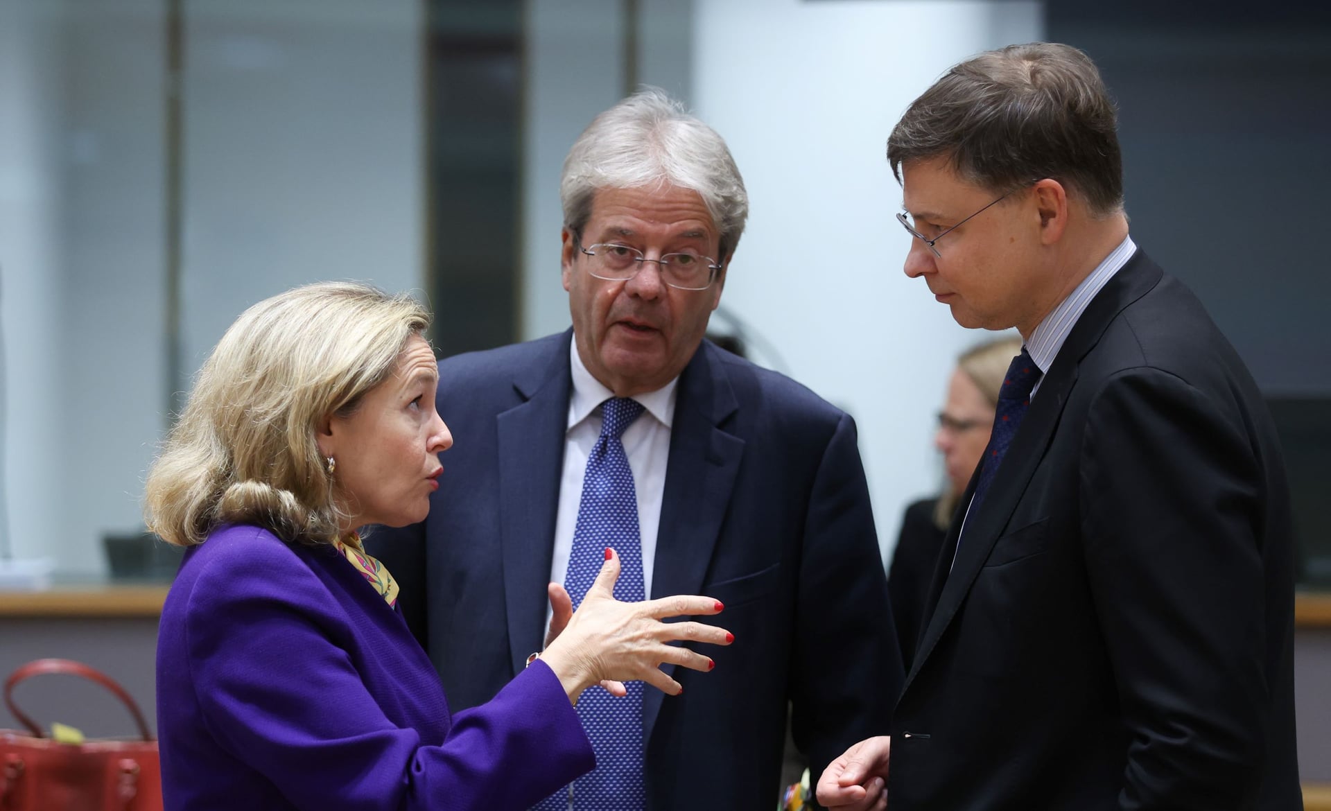 رغم تجنب الركود .. عجلة الاقتصاد الأوروبي لا تزال بطيئة للغاية