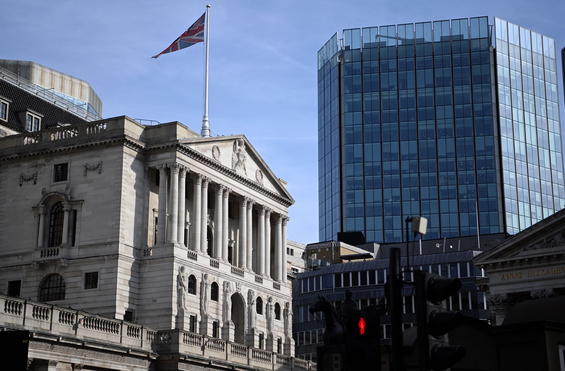 بنك إنجلترا: الاقتصاد لم يتضرر من اضطرابات الشرق الأوسط