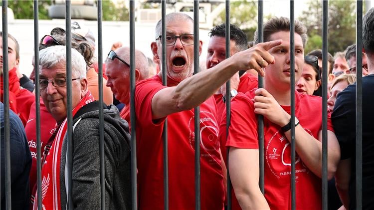 «اليويفا» يطالب برفض دعوى قضائية من 1200 مشجع لليفربول