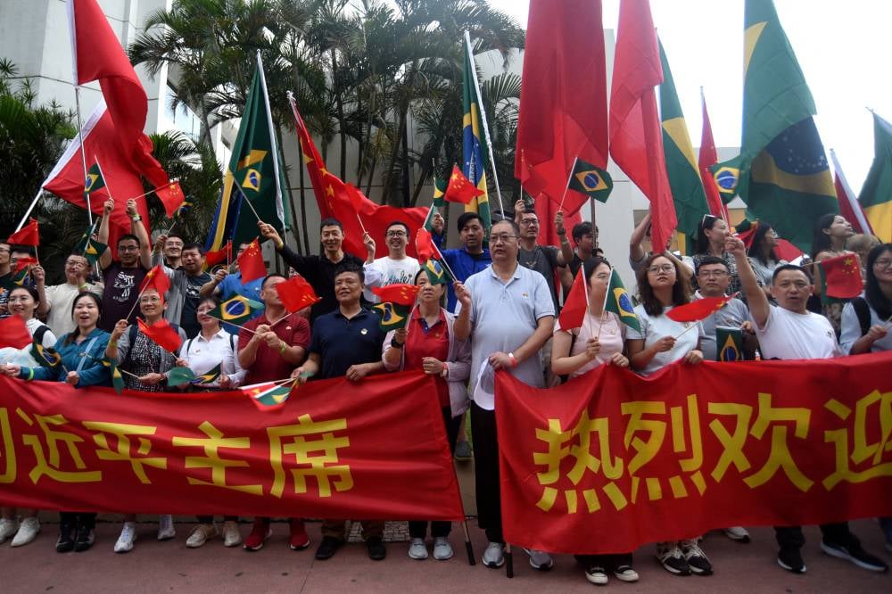 زعماء أكبر اقتصادات العالم يفدون إلى قمة العشرين .. سكان ريو دي جانيرو في عطلة