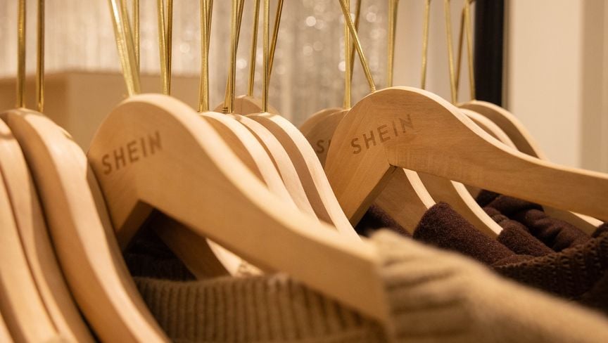 "Shein" تخفض الأسعار لجذب العملاء في أمريكا بعد هدنة الرسوم