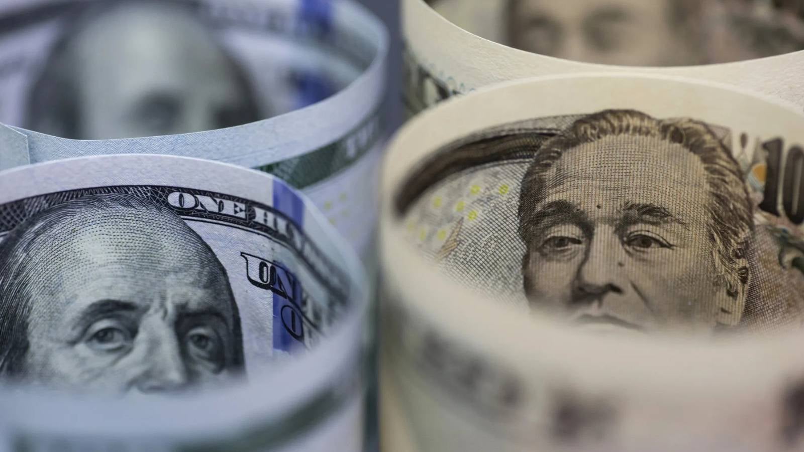 تراجع الدولار يدفع الصين لإضعاف قوة اليوان بعد أشهر من دعمه