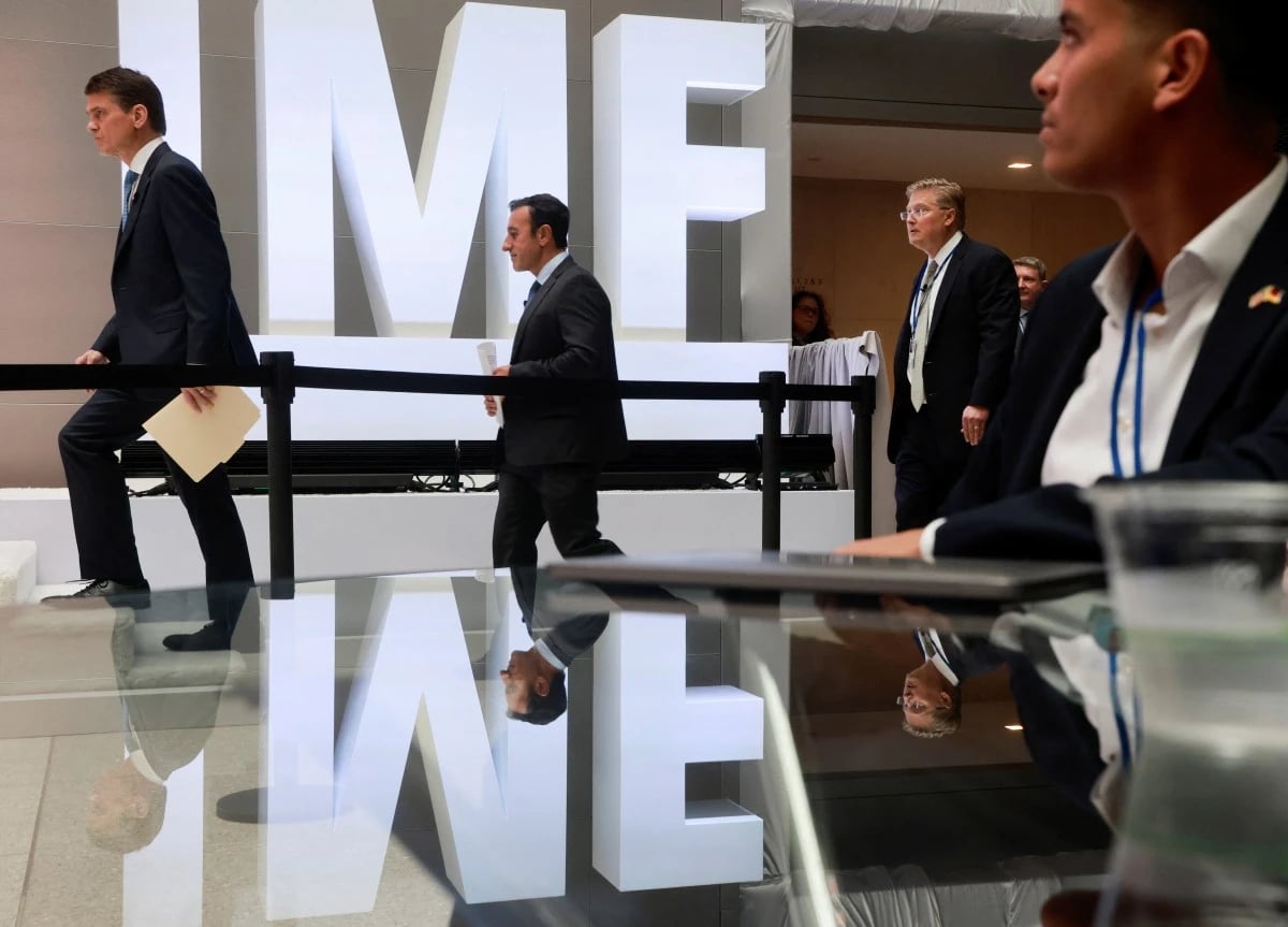 صندوق النقد يرفع توقعات نمو الاقتصاد العالمي رغم استمرار عدم اليقين بشأن السياسة التجارية